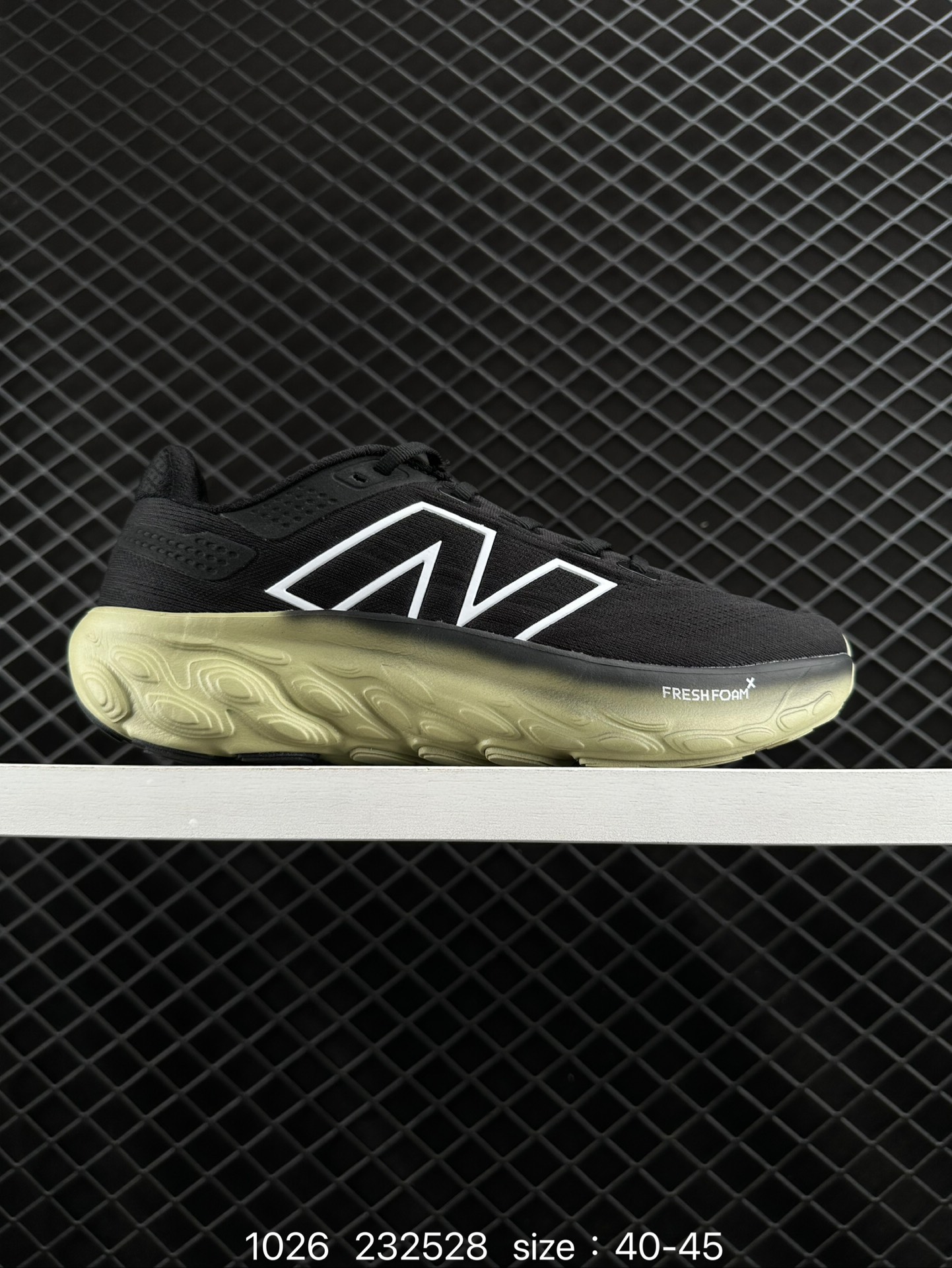 New Balance NB Fresh Foam 轻量跑鞋